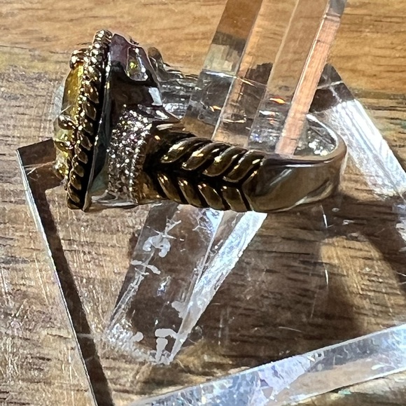 Lia Sophia “lemon chiffon” cushion cut yellow  cubic zirconia ring - Picture 5 of 7